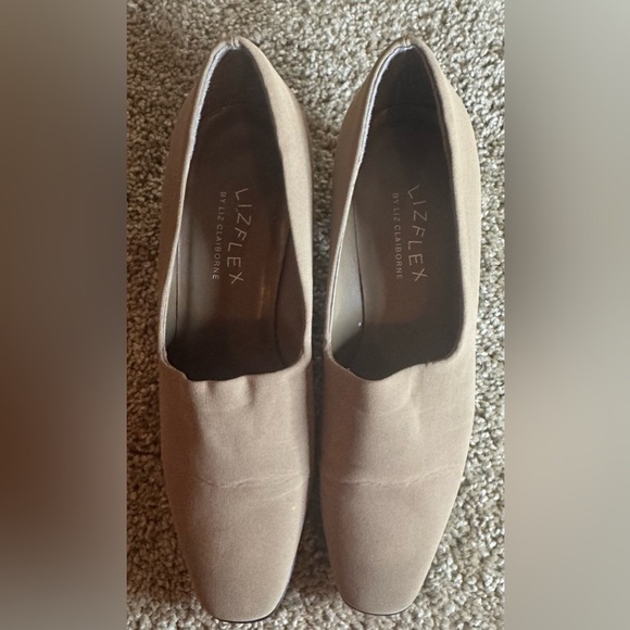 Lizflex byLiz Claiborne Women's Tan Shoes - Picture 1 of 9